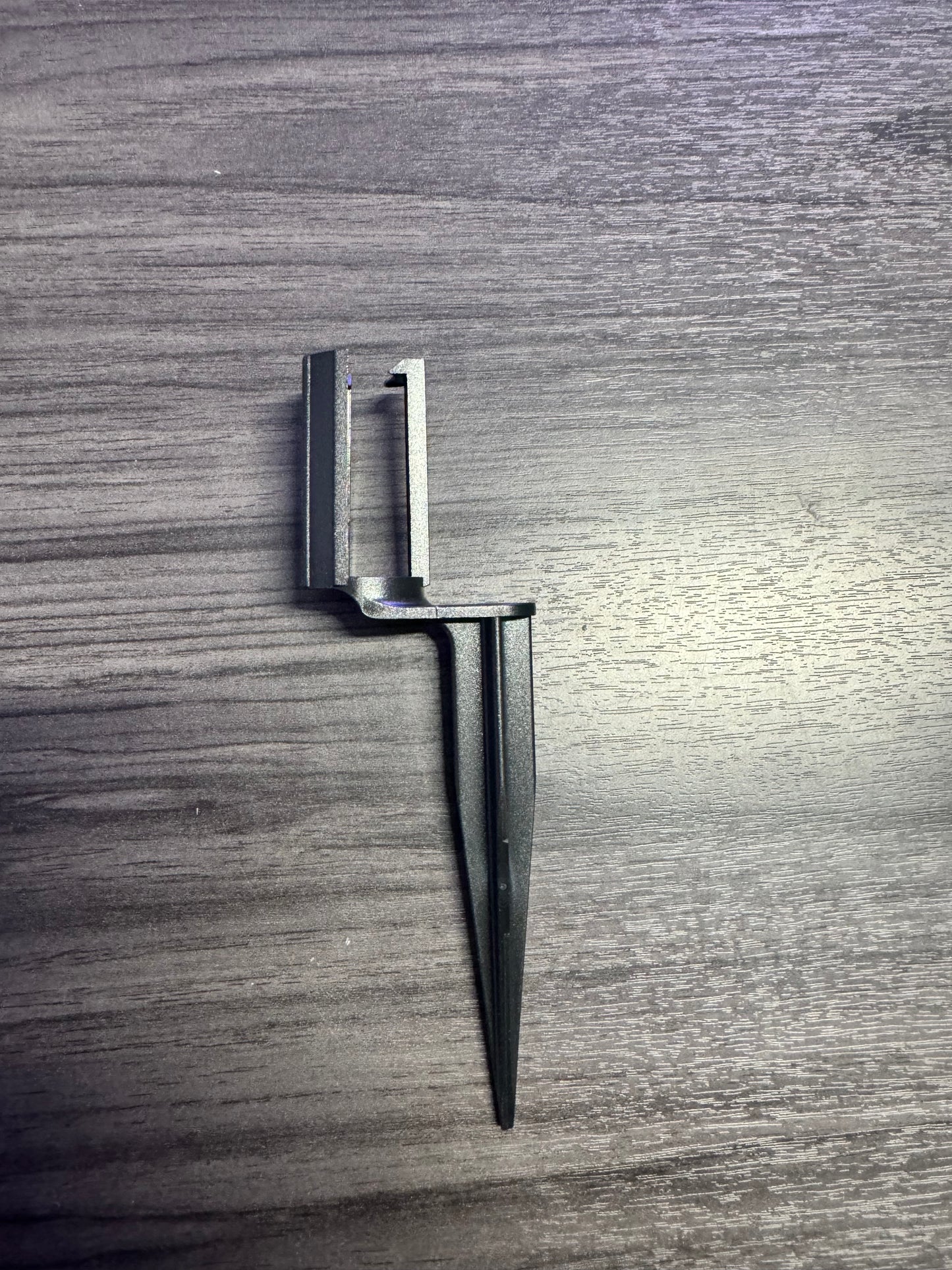 Easy Install Step On Yard Stakes - C9 100 pack